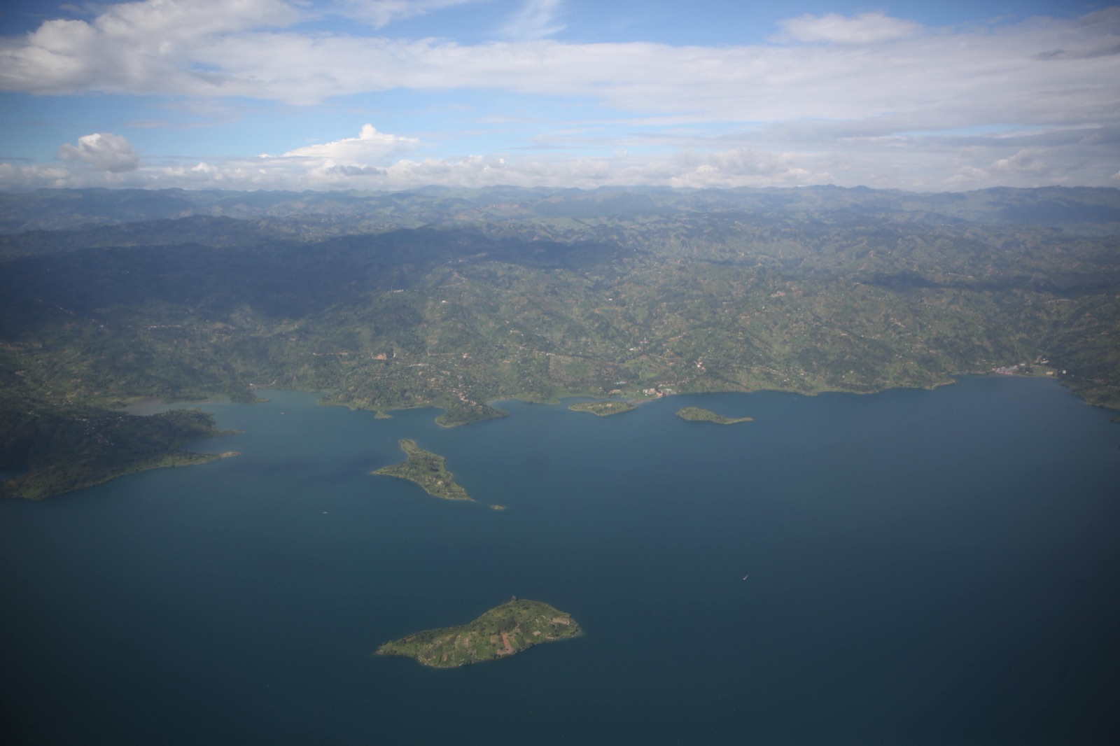 Lac Kivu vu du ciel